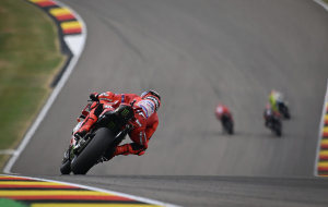 MotoGP : Marc Márquez l'emporte dans le dernier tour (...)
