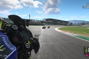 MotoGP20 course jeu vidéo helmet view