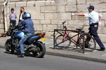 Paris : deux-roues motorisés, problème numéro un (...)