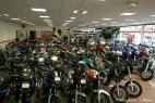 Contrôle technique, 100 chevaux/ABS… Le monde de la moto (...)