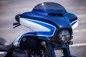 Harley-Davidson Street Glide Arctic Blast