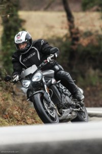Triumph Street Triple RS : l’ergonomie de l’ancien modèle