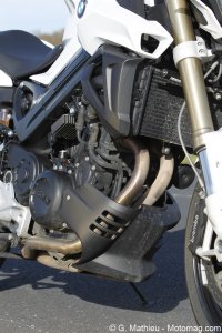 BMW F 800 R : bicylindre parallèle rugueux