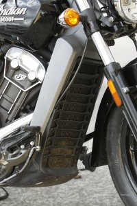 Indian Scout : radiateur intégré