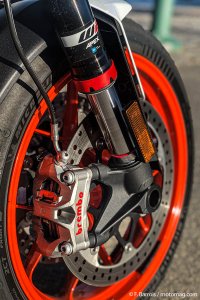 KTM 890 Duke R (2020) : freinage avant