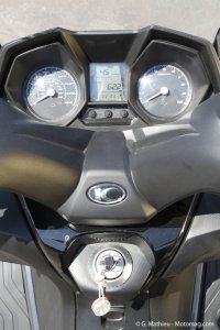 Kymco 350 Downtown ABS : planche de bord complète