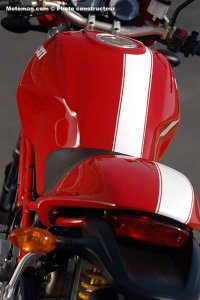 Ducati 1000 Monster S2R : réservoir et selle
