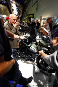 Lors de la journée presse du salon de Cologne, les journalistes du monde entier viennent découvrir et décrypter toutes les motos du moment