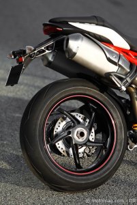 Essai Triumph 1050 Speed Triple R : comme une 911