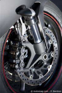Essai Yamaha 1000 R1 2012 : manque de feeling