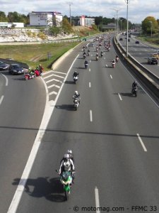 Manif moto à Bordeaux (33) : en quinconce sur la rocade