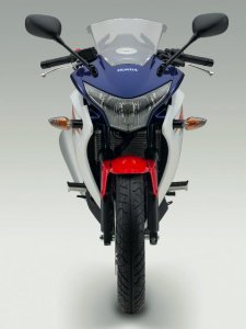 Milan 2010, Honda CBR 250 R : joli faciès