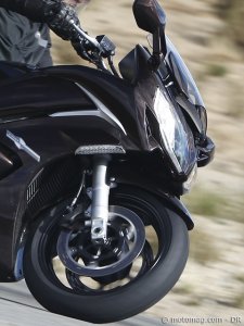Essai Yamaha FJR 1300 A : couplage et ABS de série