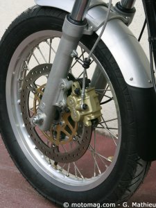 Royal Enfield Continental GT : freins