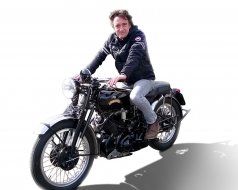 Les présentateurs de Top Gear vendent douze motos aux (...)