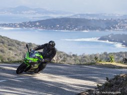 [VIDEO] Essai Kawasaki Ninja 400 : moyenne supérieur