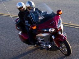 [VIDEO] Essai Honda GL 1800 Goldwing (2012)