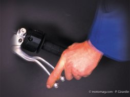 Comment régler le levier d'embrayage de sa moto