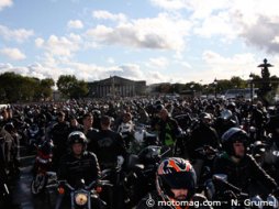 La FFMC mobilise en masse à Paris malgré le déluge