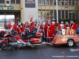 Les pères et mères Noël sont venus à Lyon Les pères et mères Noël sont venus à Lyon