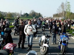 Manif moto 24 mars Rennes : 1500 équipages déguisent un radar en (...) Manif moto 24 mars Rennes : 1500 équipages déguisent un (...)