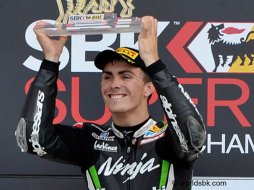 WSBK de Silverstone : Baz et Guintoli mettent la France à l'honneur WSBK de Silverstone : Baz et Guintoli mettent la France (...)