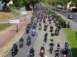 Contre le contrôle technique : 1000 motos et 30 voitures à Limoges Contre le contrôle technique : 1000 motos et 30 voitures (...)