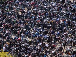 Anti-contrôle technique : 4500 motards devant le Parlement européen Anti-contrôle technique : 4500 motards devant le (...)