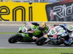 WSBK de Silverstone : Victoire pour Loris Baz, podium pour Cluzel (...) WSBK de Silverstone : Victoire pour Loris Baz, podium (...)