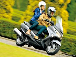 Nouveautés 2014 : les Suzuki Burgman 125/200 remis à la page Nouveautés 2014 : les Suzuki Burgman 125/200 remis à la (...)