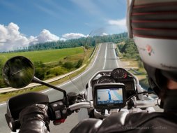 Conso : Garmin Zumo 340 LM / TomTom Rider v4, le match des GPS (...) Conso : Garmin Zumo 340 LM / TomTom Rider v4, le match (...)