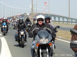 Pont de l'Ile de Ré (17) : D. Bussereau renoue le dialogue avec les (...) Pont de l'Ile de Ré (17) : D. Bussereau renoue le (...)