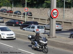 Paris : vitesse limitée à 70 km/h sur le périphérique dès janvier Paris : vitesse limitée à 70 km/h sur le périphérique dès (...)