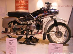 Salon Retromobile : l'impression d'un voyage (...)
