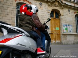 Spécial rentrée : comment emmener son enfant à moto ou (...)