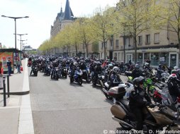 Manifestation FFMC 28 : 1.400 motards envahissent Chartres Manifestation FFMC 28 : 1.400 motards envahissent (...)