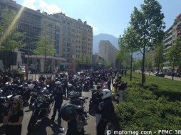 Manifestation à Grenoble : 700 motards avec la FFMC 38 ! Manifestation à Grenoble : 700 motards avec la FFMC 38 (...)