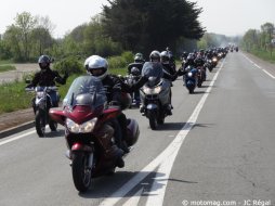 Manifestation FFMC 17 : 200 motards de La Rochelle à Niort Manifestation FFMC 17 : 200 motards de La Rochelle à (...)