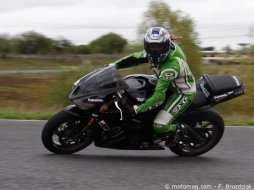 Journée moto sur circuit de la FFMC 26-07 à Alès (...)