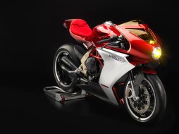 MV Agusta Superveloce 800, toute la maîtrise du style (...)