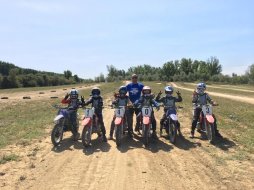 Séjours de vacances moto pour les 6 à 16 ans au Clam (...)