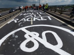 Caen : 700 motards en colère bloquent le périphérique