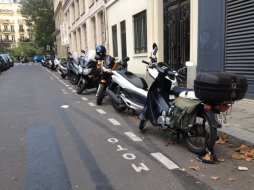 Stationnement moto payant à Paris : la mairie annonce (...)