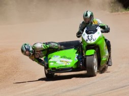 Pikes Peak en side-car : un équipage français gagne la course du (...) Pikes Peak en side-car : un équipage français gagne la (...)