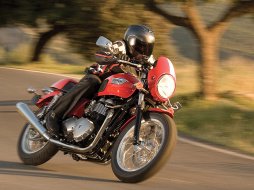 Triumph 900 Thruxton