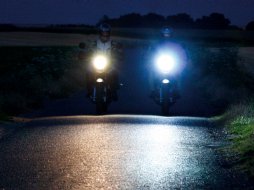 Eclairage moto : xénon lave plus blanc, mais…