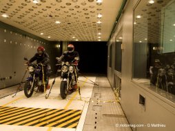 Consomoto - Gants et vestes d'hiver : test en soufflerie Consomoto - Gants et vestes d'hiver : test en (...)