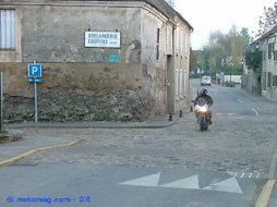 Motard en colère (77) : trop de ralentisseurs tue la sécurité Motard en colère (77) : trop de ralentisseurs tue la (...)