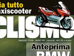 Un maxi scooter, MV Agusta y travaille !