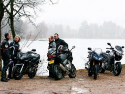 Comparatif Honda CBF 1000 / Yamaha 1000 FZ1 Fazer / (...)